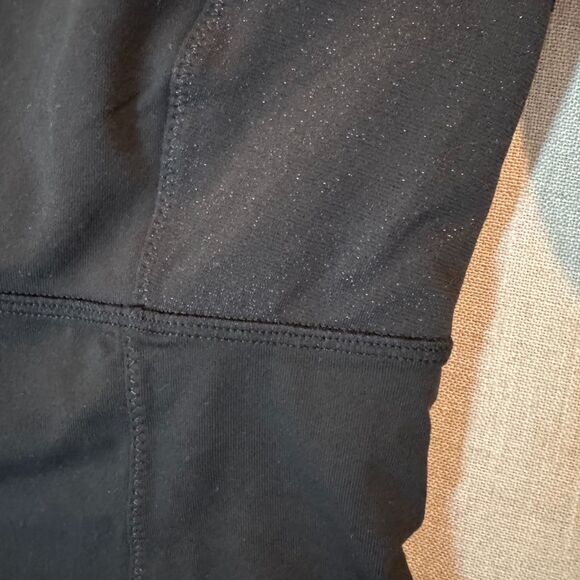 Lululemon Black Crossback Shelf Bra Tank Top Size 8 Metallic Detail - Picture 3 of 5